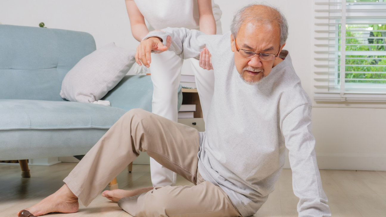 An toàn khi di chuyển và phòng ngừa té ngã cho người sa sút trí tuệ