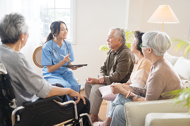 Người già bị sa sút trí tuệ cần được chăm sóc như thế nào. Bạn có biết 5 chia sẻ sau?