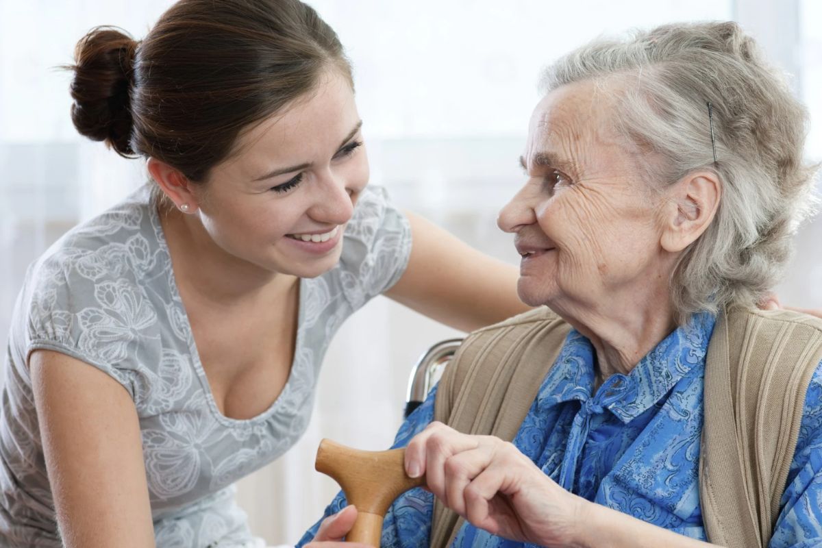 Vì sao bệnh suy giảm trí nhớ giai đoạn cuối lại nguy hiểm? 1 số điều bạn cần biết.