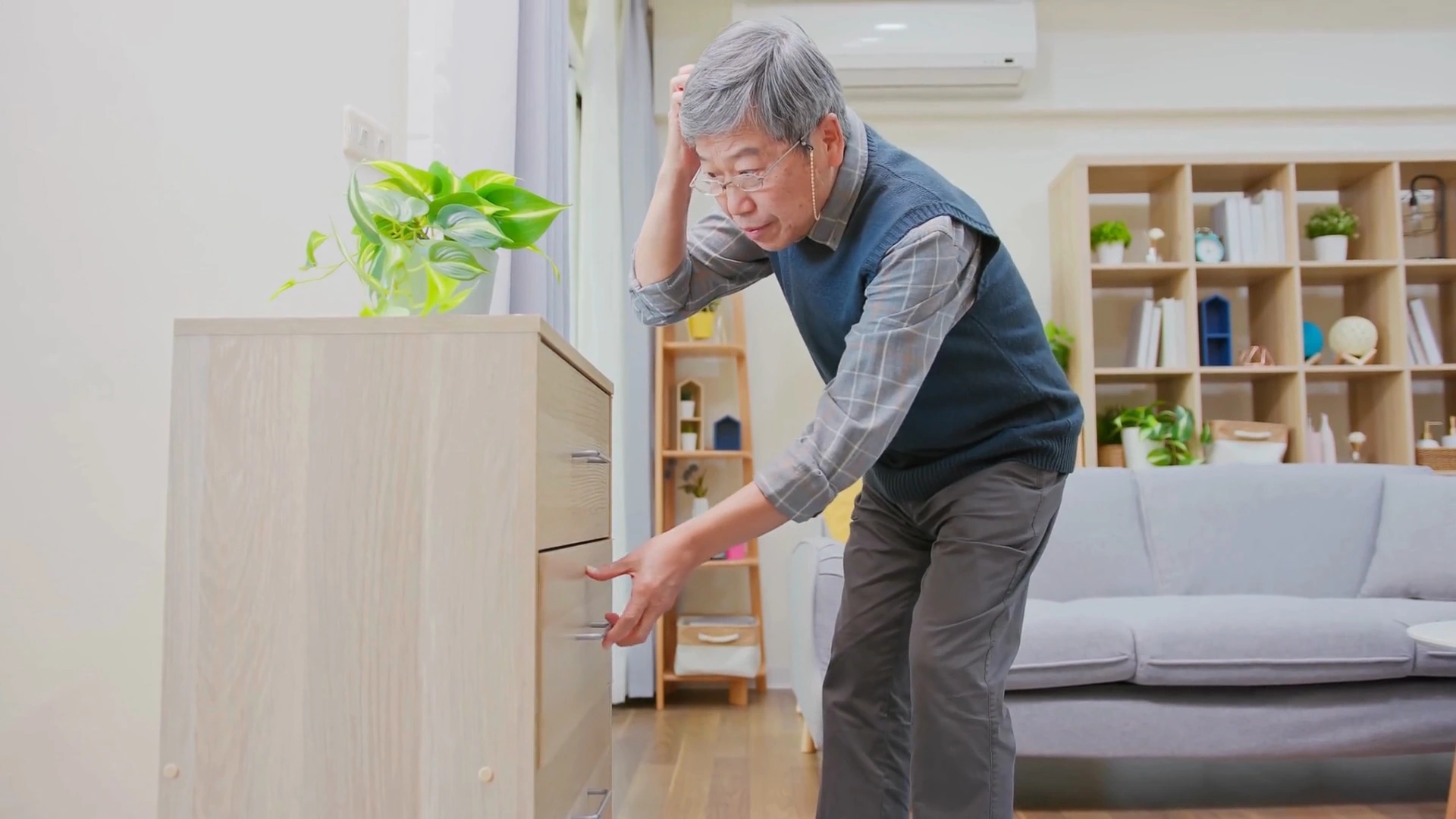 Mất Trí Nhớ: Dấu Hiệu Bình Thường Của Tuổi Già Hay Cảnh Báo Bệnh Lý?